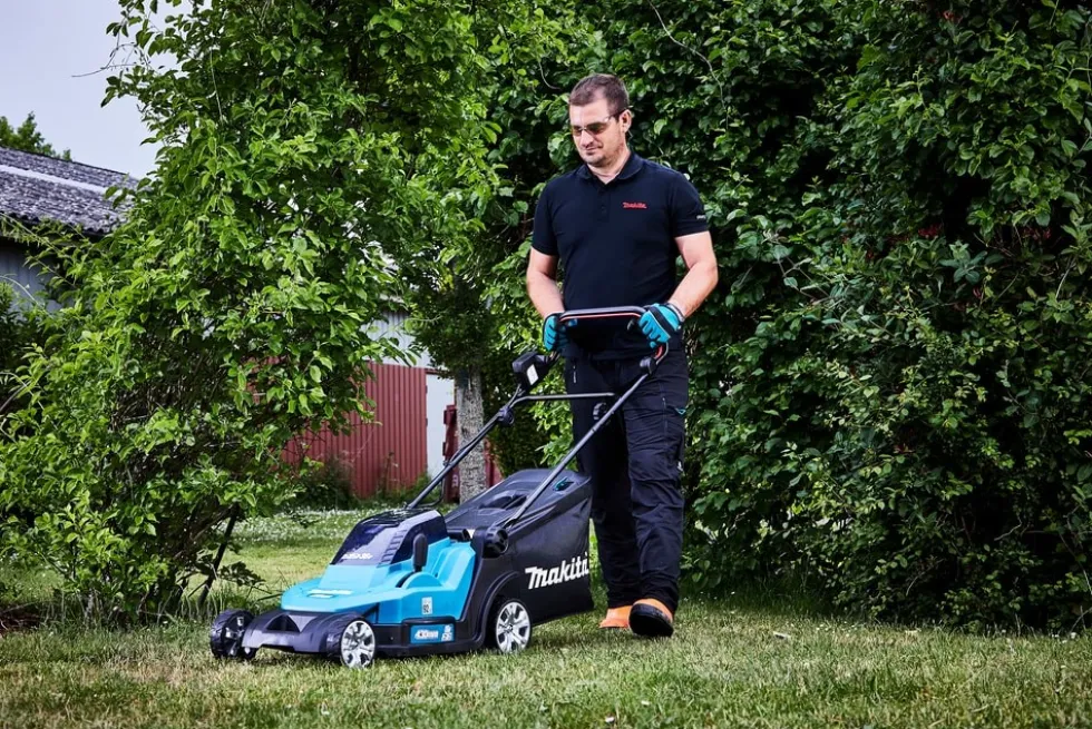 Makita Gräsklippare DLM432PT2 18V 43cm