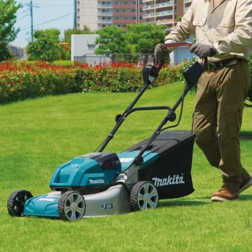 Makita Gräsklippare DLM460Z 2x18V utan batteri & laddare