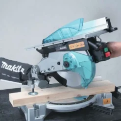 Makita Klyv-, kap- & gersåg LH1040F 260mm