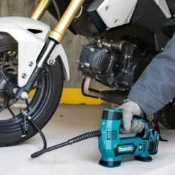 Makita Kompressor MP100DZ