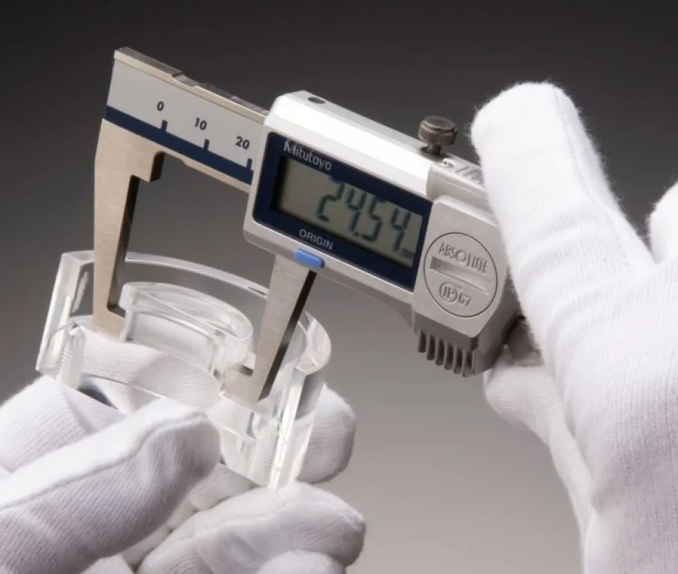 Mitutoyo ABSOLUTE Digimatic Skjutmått 573-651-20 med inåtriktade mätskänklar 0-150mm, 0,01mm, IP67, friktionsrulle