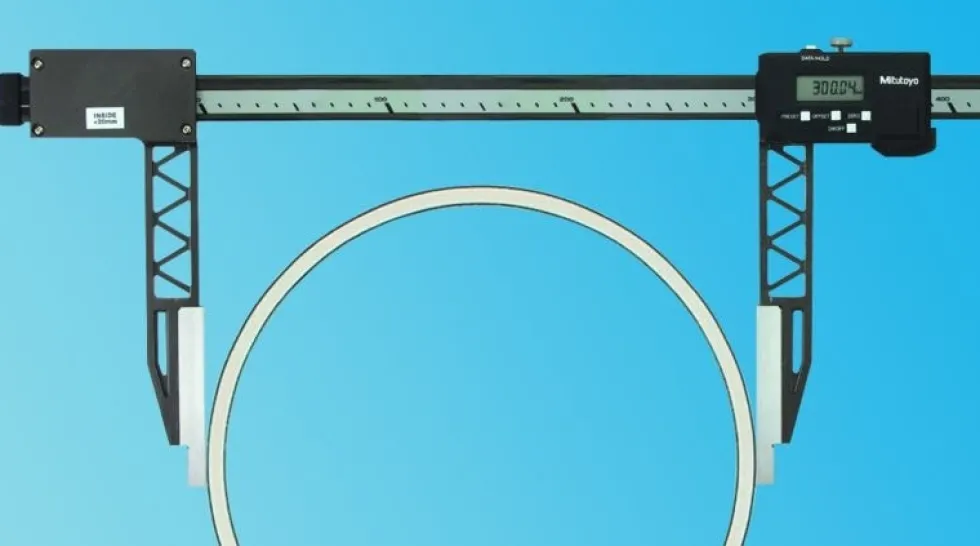 Mitutoyo Skjutmått 552-154-10 i kolfiber 0-2000mm, 0,01mm extra långa skänklar, IP66, datautgång