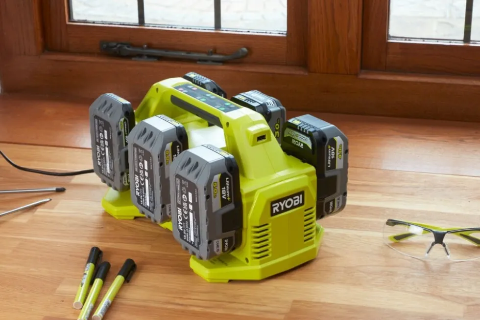 Ryobi RC18640 Multiladdare 18v ONE+ för 6st batterier
