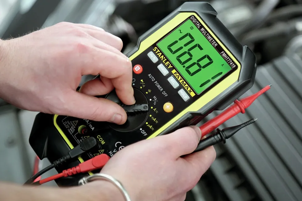 Stanley Multimeter FATMAX med klipps & väska