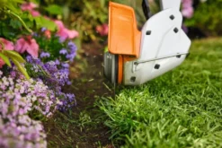 STIHL FSA 30 Batteridriven trimmer med batteri och laddare