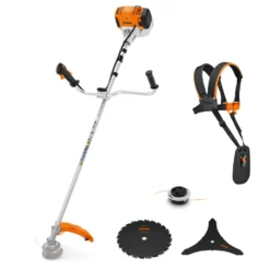 STIHL FS 131 Röjsåg inkl. sele och tre skärutrustningar