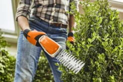 Stihl HSA 26 SET Häck- och Busksax med batteri och laddare