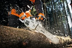 STIHL MS 201 C-M Motorsåg inkl. 30 cm svärd och kedja
