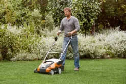 Stihl RLA 240 Mossrivare