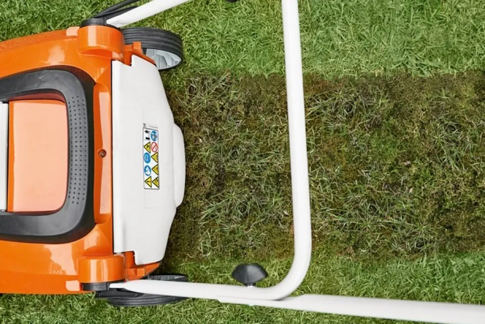 Stihl RLA 240 Mossrivare