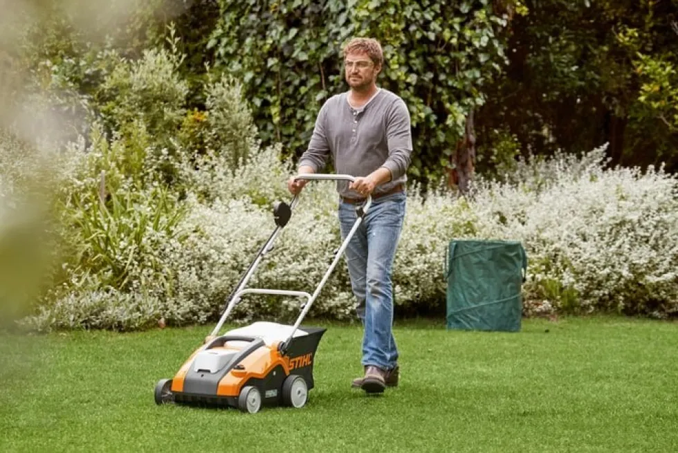 Stihl RLA 240 Mossrivare