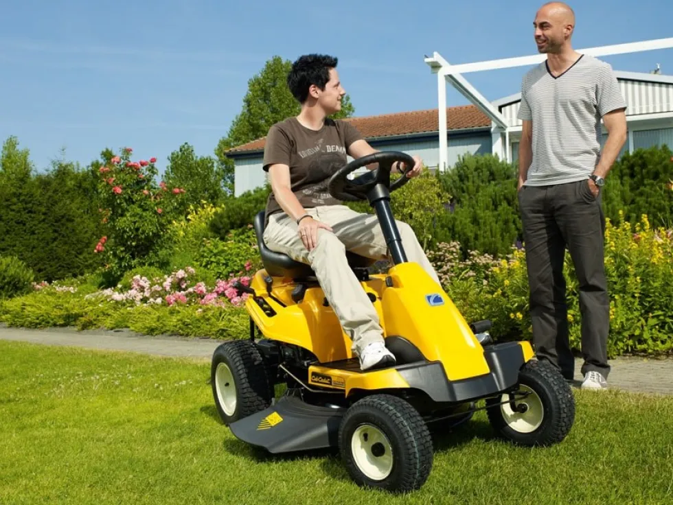 Trädgårdstraktor Cub Cadet LR1 MS76 Minirider