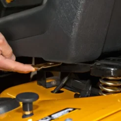 Trädgårdstraktor Cub Cadet LR1 MS76 Minirider