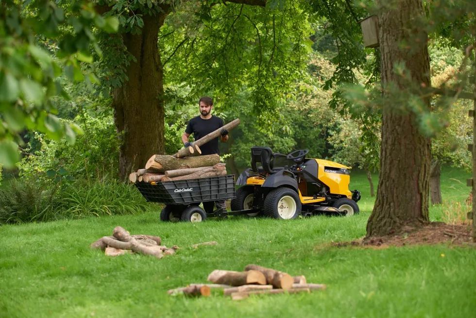 Trädgårdstraktor Cub Cadet XT1 OS96