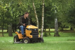 Trädgårdstraktor Cub Cadet XT2 PS107