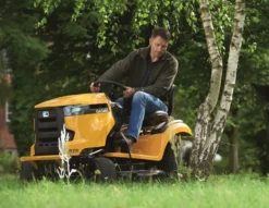 Trädgårdstraktor Cub Cadet XT2 PS117