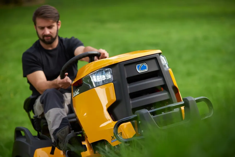Trädgårdstraktor Cub Cadet XT3 QS137